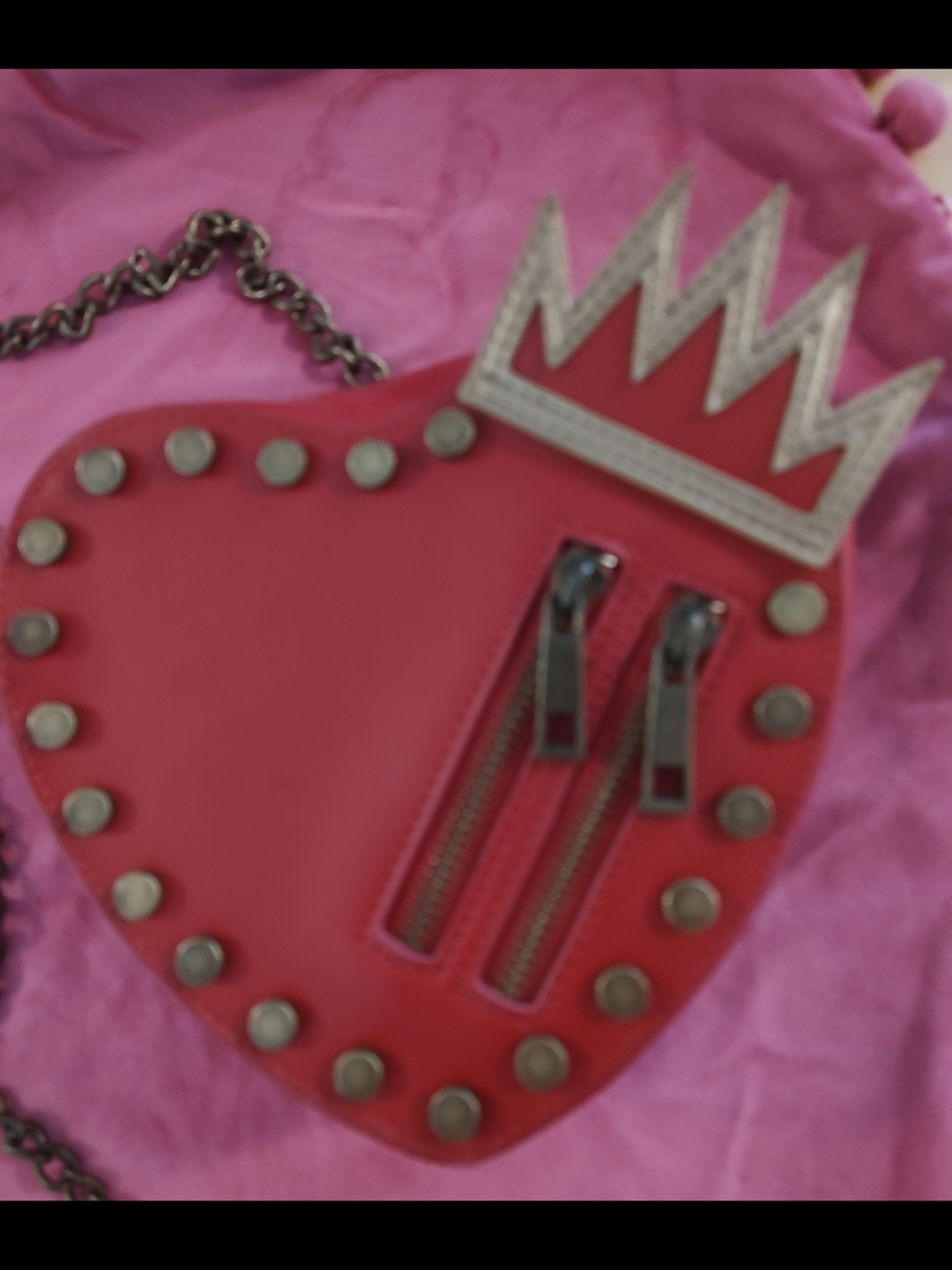 Disney Store DESCEDANTS EVIE Red Heart Shaped Crossbody with Crown 👑